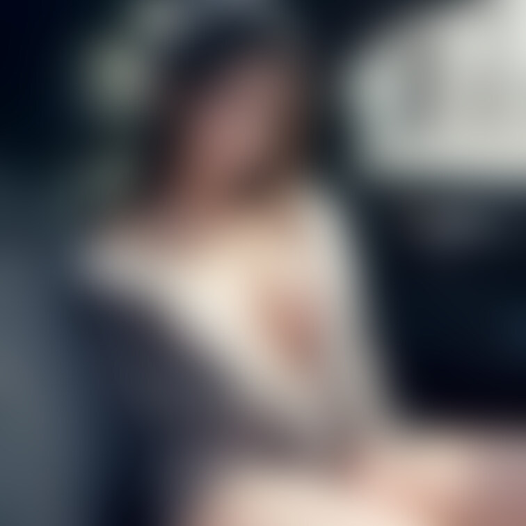 車内で穏やかな表情と魅惑のおっぱいで誘惑してくる巨乳美女 2