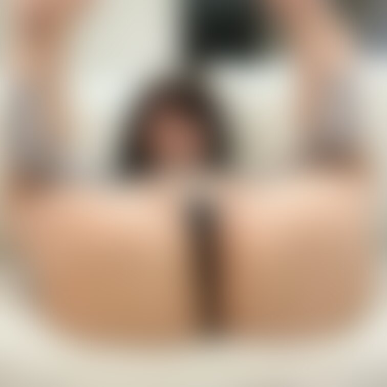 恥ずかしい格好で♡