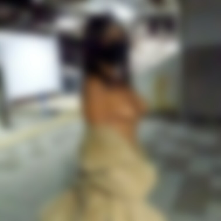 【某駅周辺露撮編】※特別プラン
夜の駅周辺で見られているとは知らずに楽しく露撮をしていていました😆