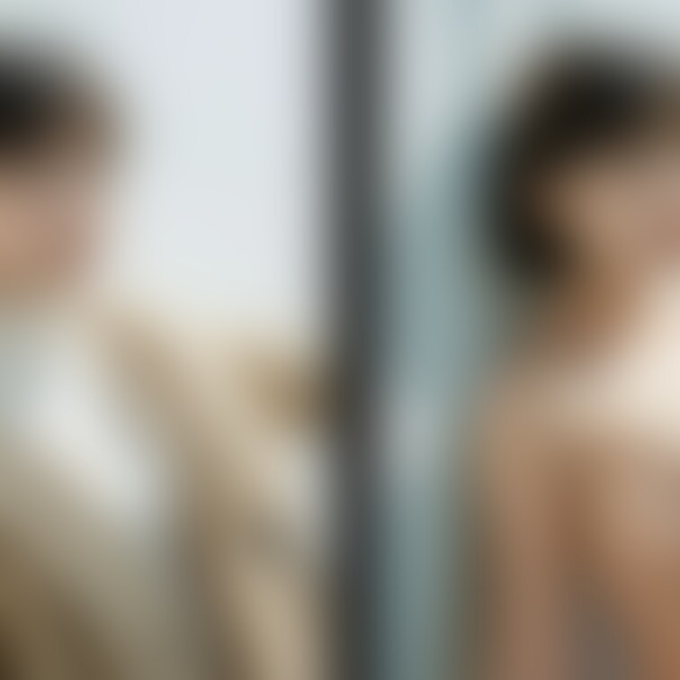 着衣と脱衣を並べた画像です。画像№1155