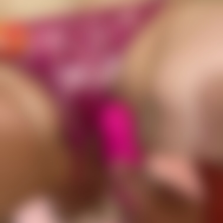 パンスト破いてTバックズラしてバイブ挿入😍