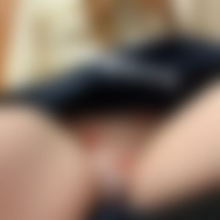 お昼前の投稿はおま○こ派お尻派に持ってこいの投稿です🥰

投稿を重ねる毎に写真のエロさが増して行きます🥰

次の