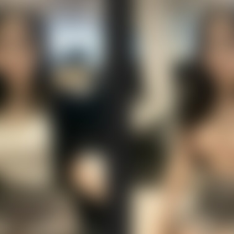 着衣と脱衣を並べた画像です。画像№913