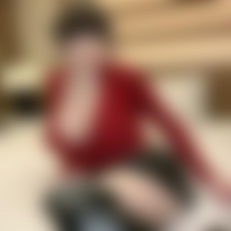 「AVの様な動画…胸元が大きく開いたリブニットとミニスカート、そしてニーハイブーツ姿のわたしに挿入…正常位・後背位・騎乗