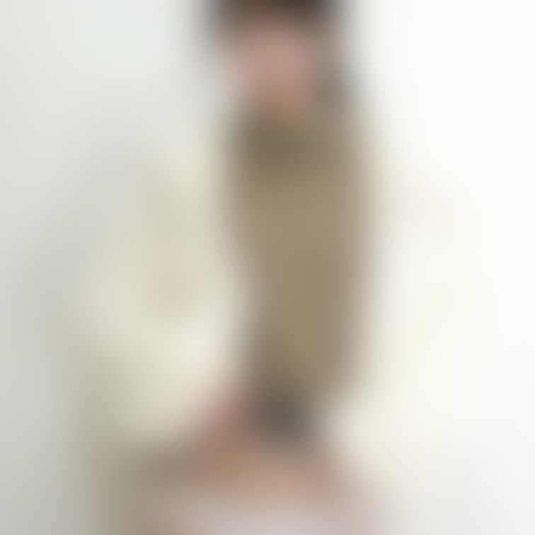 パンチラ撮影の続きです笑

こんなにまじかで撮られるなんて初めてだよ…
割れ目は見えてないよね？笑