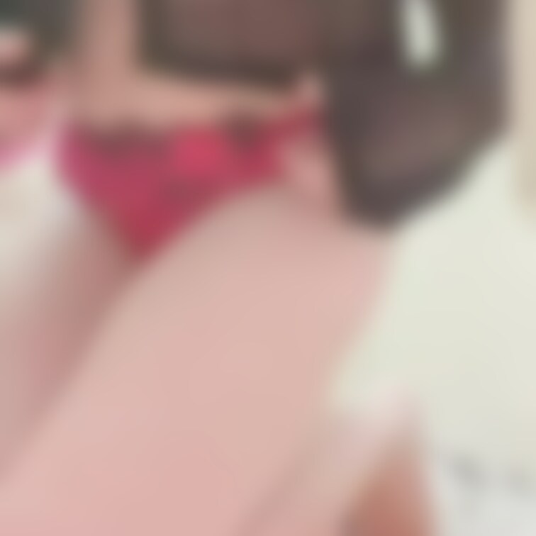 暑くなってきたので涼しい服を探しにきました〜
これで歩けるかな？
