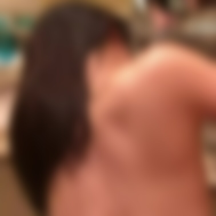 後ろからハメながら刈り上げにしてくださいと言わせるだけの映像。