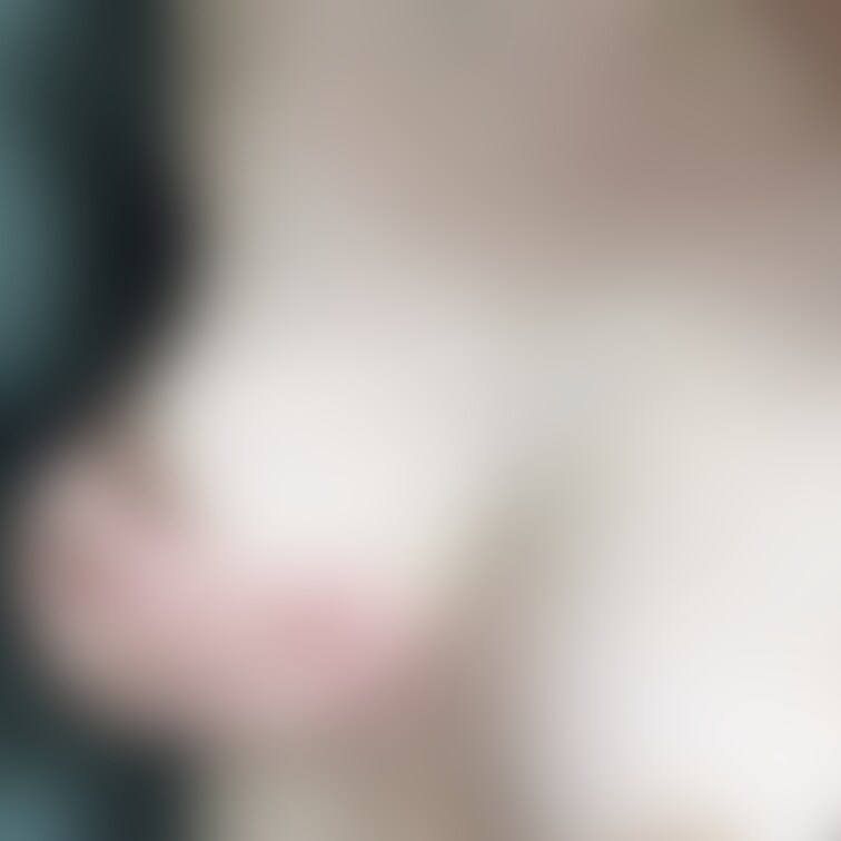 手におさまるぐらいのおっぱいですけど、、、
どのぐらいの大きさが好きですか?
感度は良いので乳首イキはします(/ω\