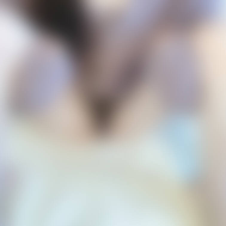 Tバック逆履き💓
またしちゃった(*ﾉωヾ*)

自分でずらしちゃったので
4枚目までちゃんと見てね♡
