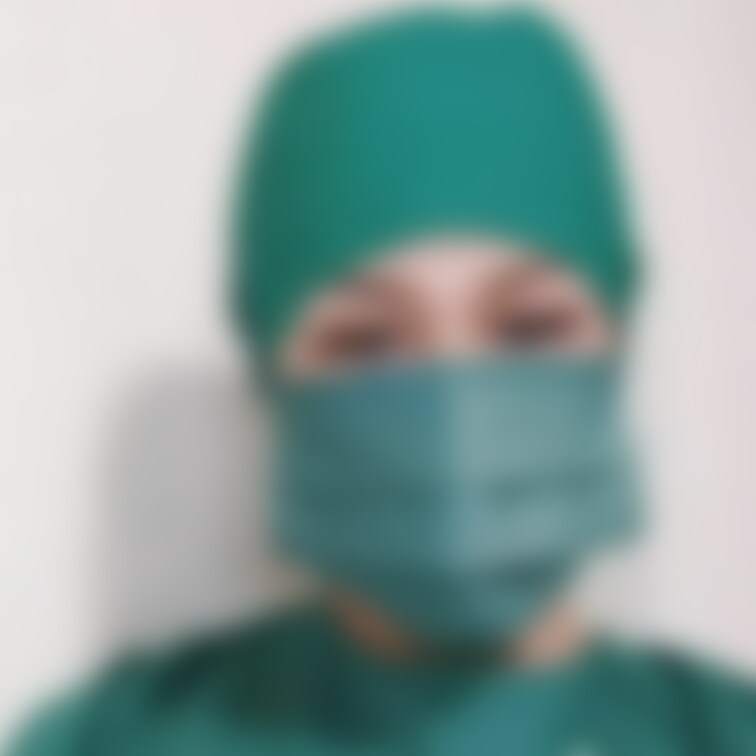 オペ着女医による歯科手術