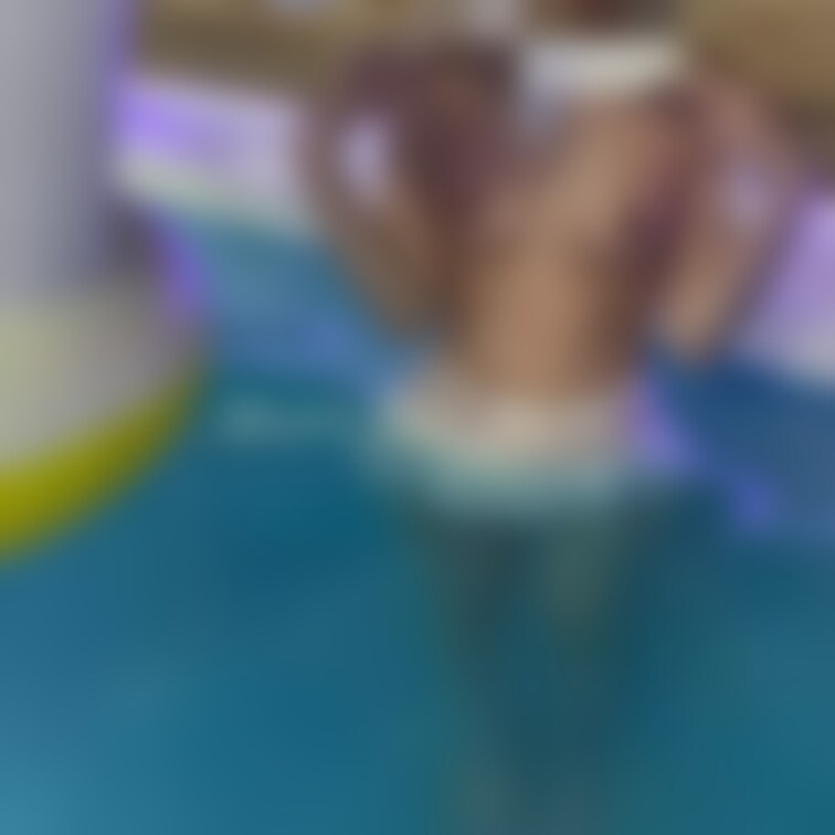 あのプールで…
見覚えありませんか？🫣