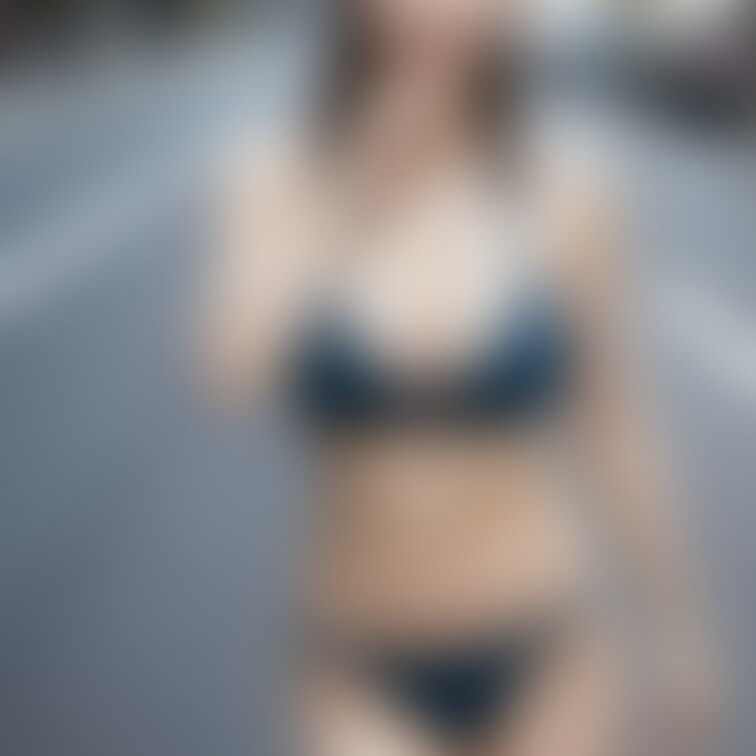 街角人妻巨乳ビキニ その1
Street corner married woman with big breasts