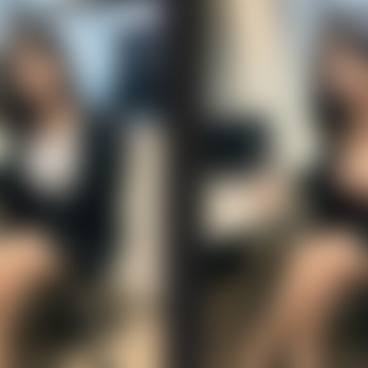 着衣と脱衣を並べた画像です。画像№429