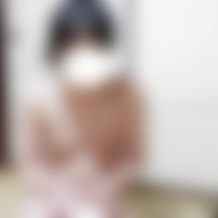 弥生の全裸パーティー兼公開撮影での一コマ。見学者の前で裸で準備してます。

セクシーアイドル虎の穴・弥生編all（顔