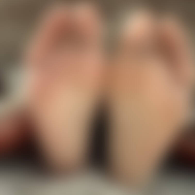 寒くて外から帰ってきたらすぐに潜り込みたい場所、、もぞもぞ　こたつ