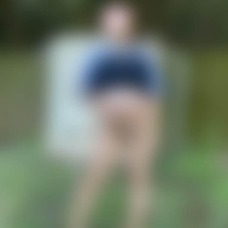 パンツずらしてまんこも晒してくれました😍
