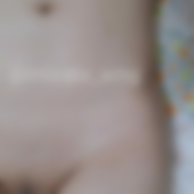 7月くらいに撮っていた動画です🤭まだ足ピンオナしかできないときで、仰向けで電マ当てながらくねくね気持ち良くなっているとこ