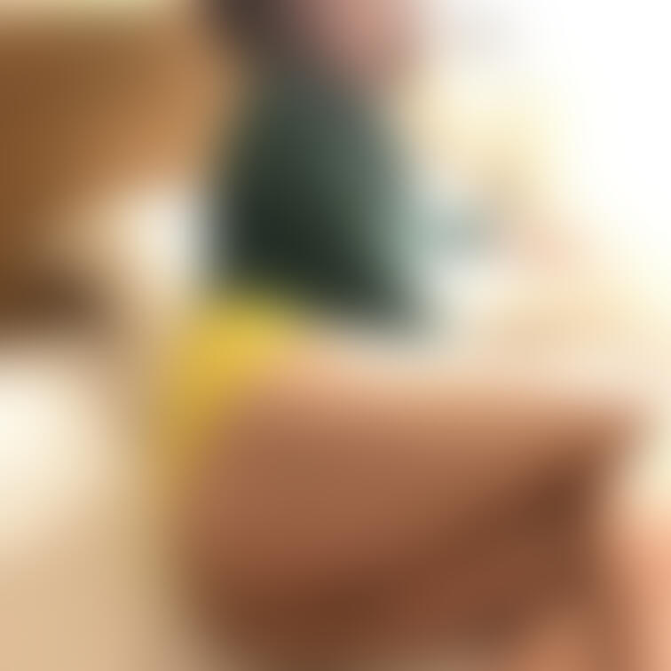 おはようございます☀
妻尻です。
先週普通に妻とセックスしてた時ですが、妻が他人棒に興味を示してきました。他人棒と遊