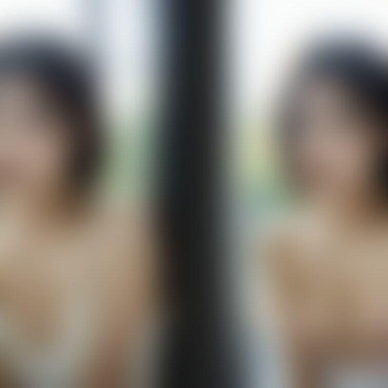 着衣と脱衣を並べた画像です。画像№475