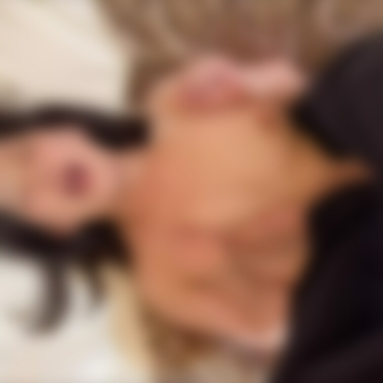 前編
ころんを踏みつけ、顔に落書きをし、口に小便を注ぎ込み
こぼしたものは床に這いつくばって舐めさせる。

後編