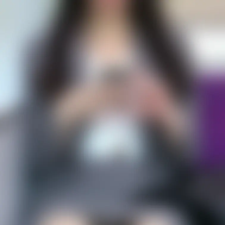 美人お姉さんの対面パンチラ
白いパンティ履いてます