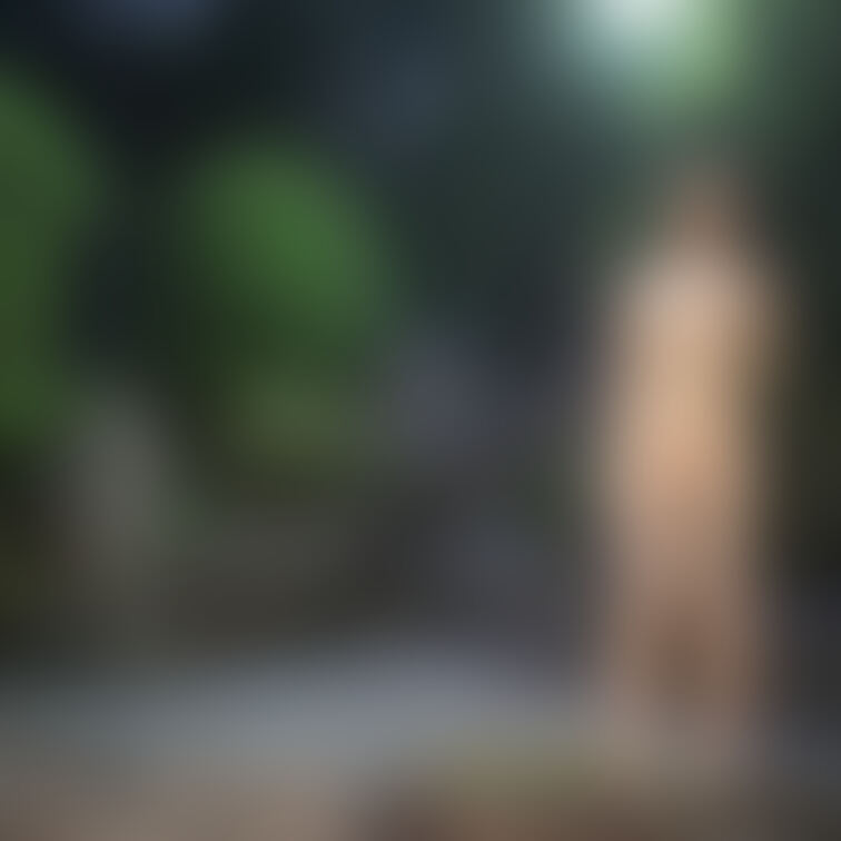 綺麗なお庭で気持ち良い☺️(石の上歩くの痛かった笑)