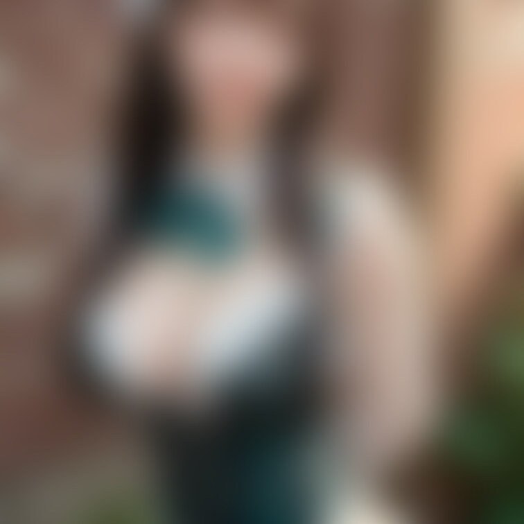 [December 27, 2024 part3]
撮りたてほやほやの写真だよー🥰💕
メイド服の最新作🤗💕
緑色を