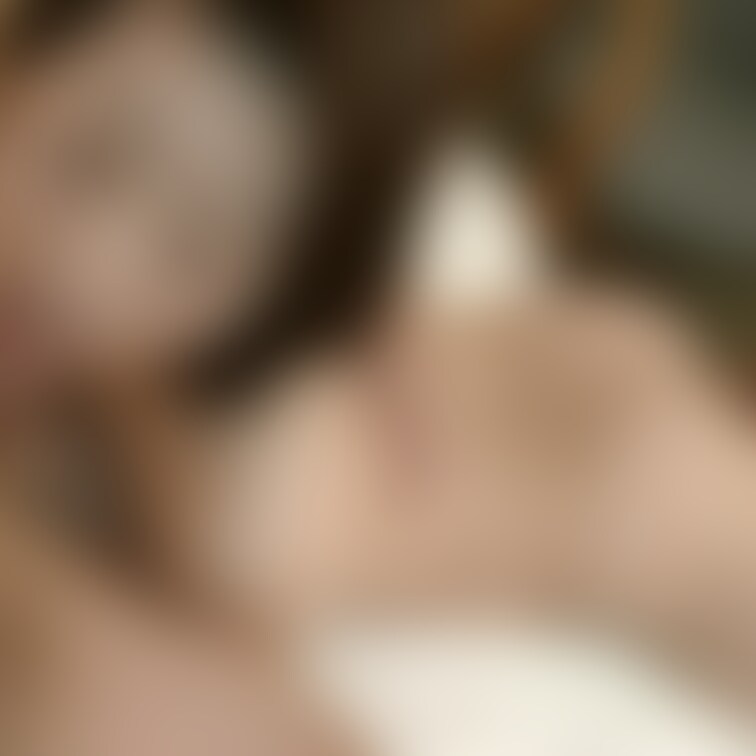 ちん〇を舌でチロチロ❤その後単さんの乳首舐め❤生で入れて欲しくなります❤
こちらの動画版は48秒です❤