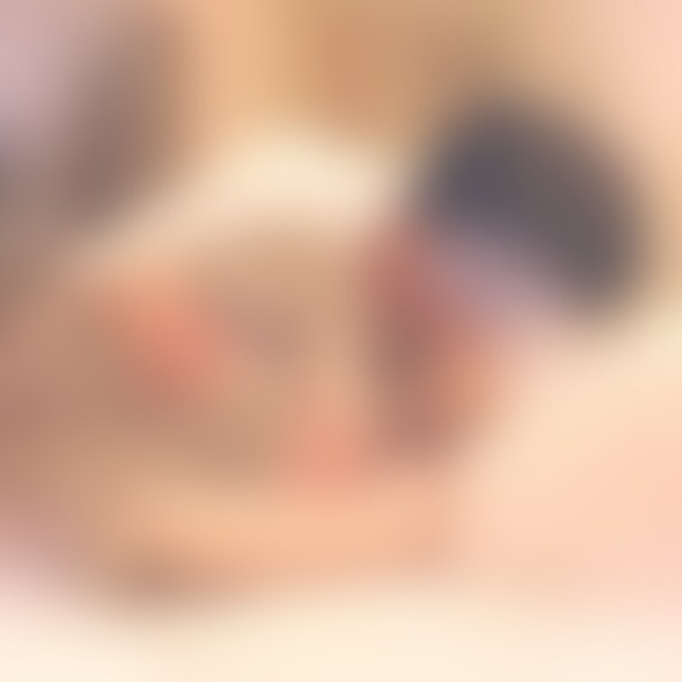 なこが1番好きな写真。
キスしながら押し倒されたとこです。めちゃくちゃドラマチック(⁎˃ᴗ˂⁎)これから始まるんだって