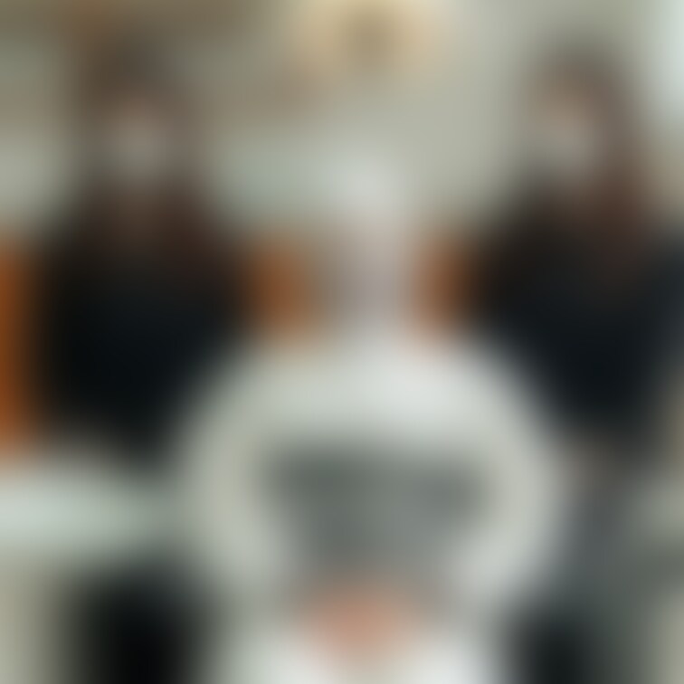 歯科医院、歯科衛生士、歯科女医、○○○束、白衣、手術着、マスク、ゴム手袋、M患者、○○○