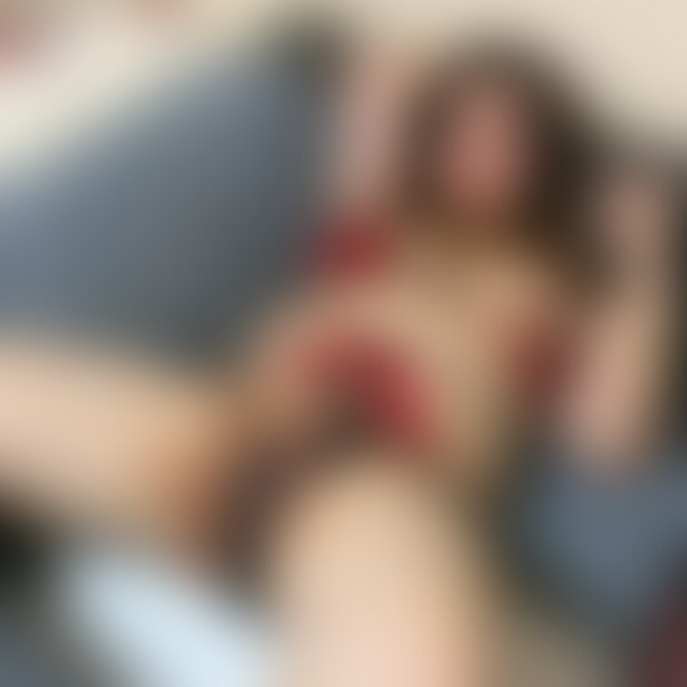 あやかです🐣
自分で言うのもなんですがヤリマンちゃんです😝
色んな人とエッチしたり色んなエッチのプレイを楽し