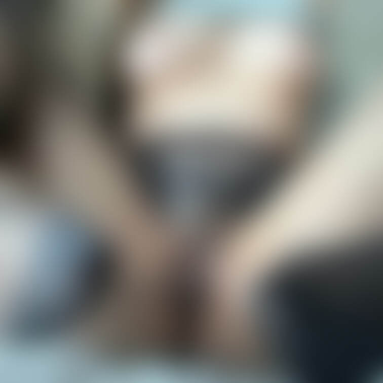おっぱいだしで黒スト直履きしたままM字開脚しちゃう巨尻のお○○○さん🙈😳💗