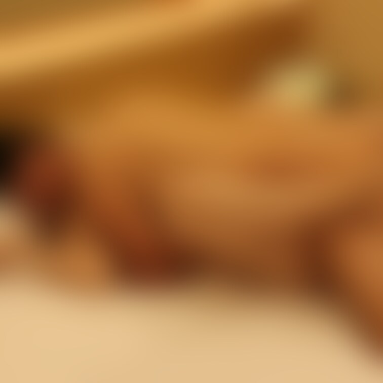 単独男性と遊んだ時の様子です。
50代の単独男性と30代の妻のセックスの様子をご覧下さい。