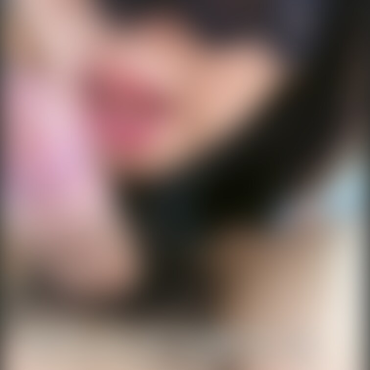 次の動画のワンシーンです。おちんぽ舐めるの大好きな熟女です（nakadashi-k）