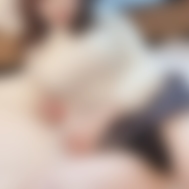 「むっちり組み脚太ももと…アソコ弄り…」

脚を…広げて…


#美乳 #爆乳 #巨乳フェチ #むちむちボディ