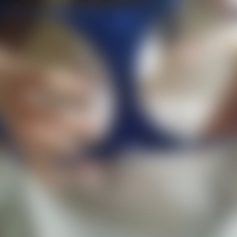ローライズパンツの自撮り写真の投稿開始です！このパンツでﾑﾗﾑﾗしていたのでパンツのなかがぐしょぐしょに…
