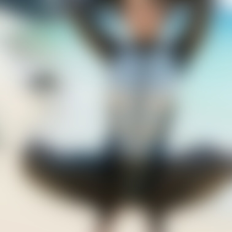 まだ梅雨明けしていませんが、 この時期でもサーフィンをしたりする方たちは すでに海に入っているのかなと。 ということ