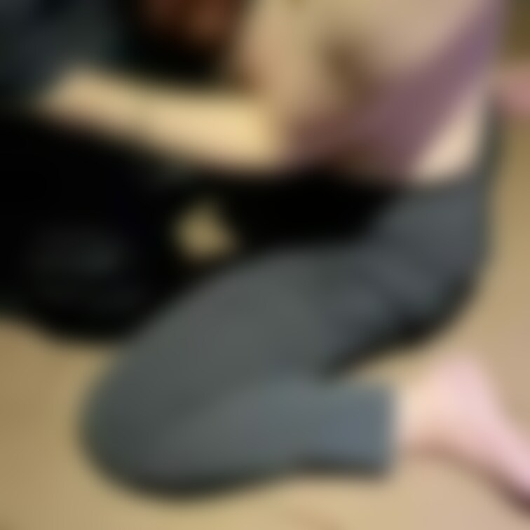 試写室の個室で若いおちんち○いただきます。
若いのはガチガチでおいしそうですね。
○○○乳も出ますよ❤️
#人妻