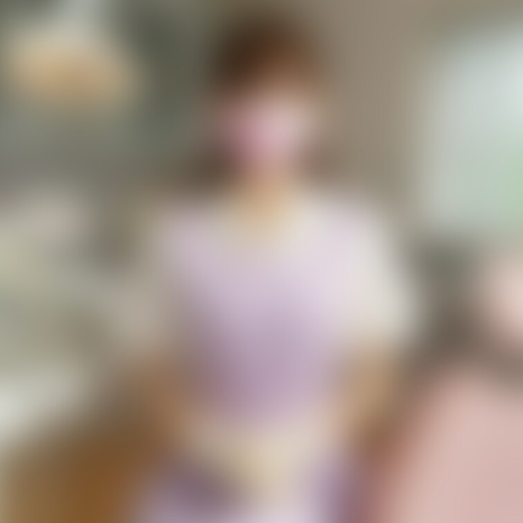 美人歯科衛生士、ワンピース、エプロン、ゴム手袋、マスク、歯科医院、ナースシューズ