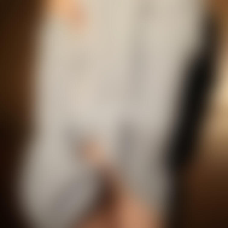🩵脱ぎかけ素肌🩵
こんばんは✴︎
久しぶりにパシャパシャと撮ってみました!
過激ではないですが見えそう