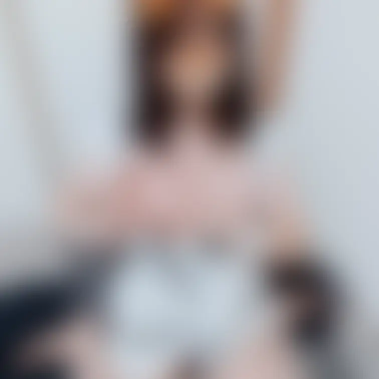 おっぱい♡&足の指めっちゃ開いてる!&下はこんな感じ。。
裸エプロン、すき?🦊