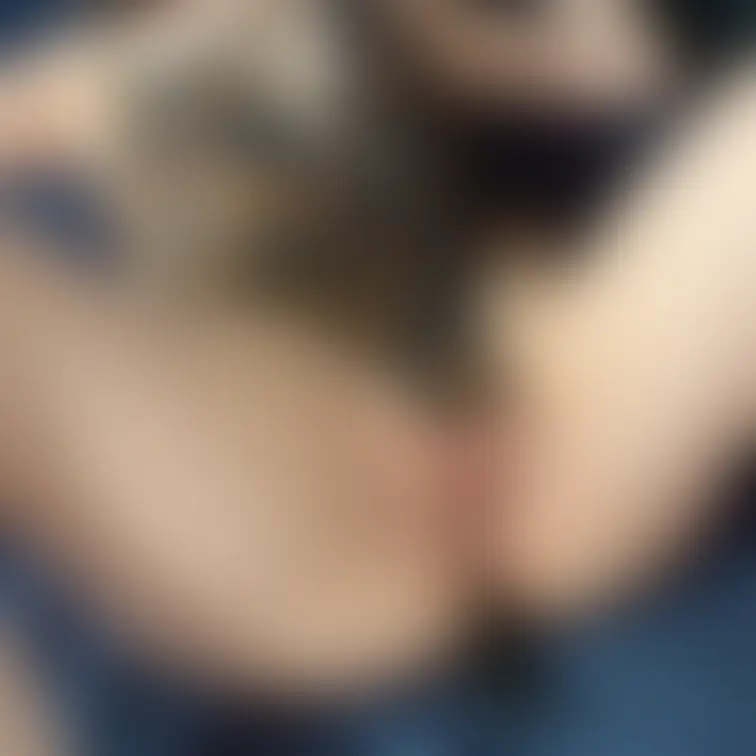 もざ薄さ限界に挑戦😆お◯ン子も乳首も👙
お尻だけじゃなくておチンチンに吸い付くぷっくりお◯ン子も自慢なので見てください