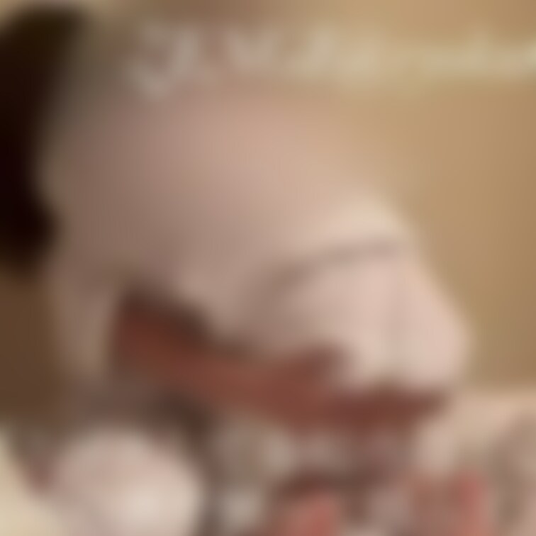 触られることへの期待感でヒクつくお尻