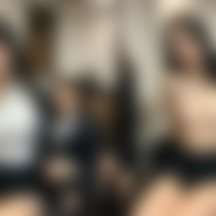 着衣と脱衣を並べた画像です。画像№433