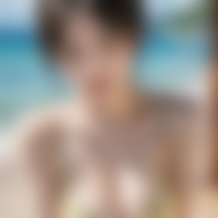 ゴールドの水着
Instagramやtiktokで公開済みの画像です