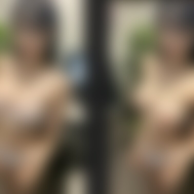 着衣と脱衣を並べた画像です。画像№241