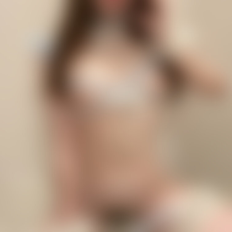 全部丸出しの撮影に対応してしまうおバカアイドルさん(笑)