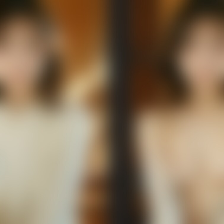 着衣と脱衣を並べた画像です。画像№1422