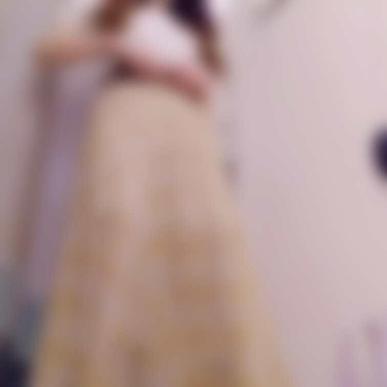 I bought the dress shown at the end of the video.　Japanese, 