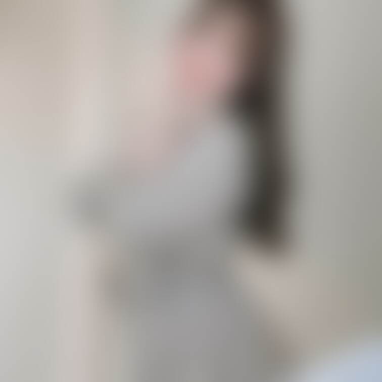 初めての完全顔出しお写真📸🥺❤️
恥ずかしいけど載せてみた🙈///
みんなイイネで反応くださ〜い🫶